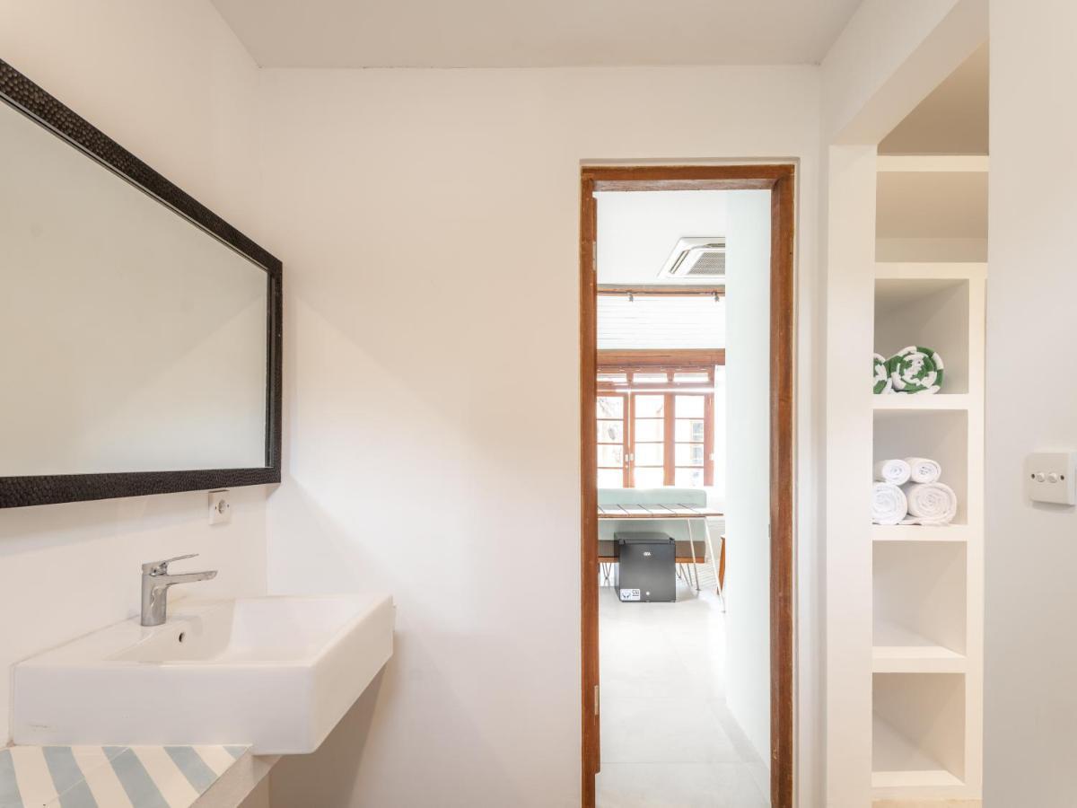 Апартаменты Batu Belig Living Managed By Cpm Bali Семиньяк Экстерьер фото
